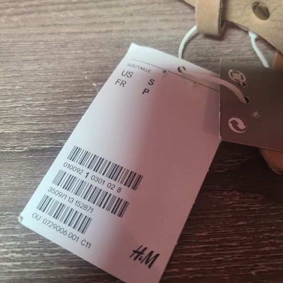 Womens H&M belt 34 inch - Picture 3 of 3